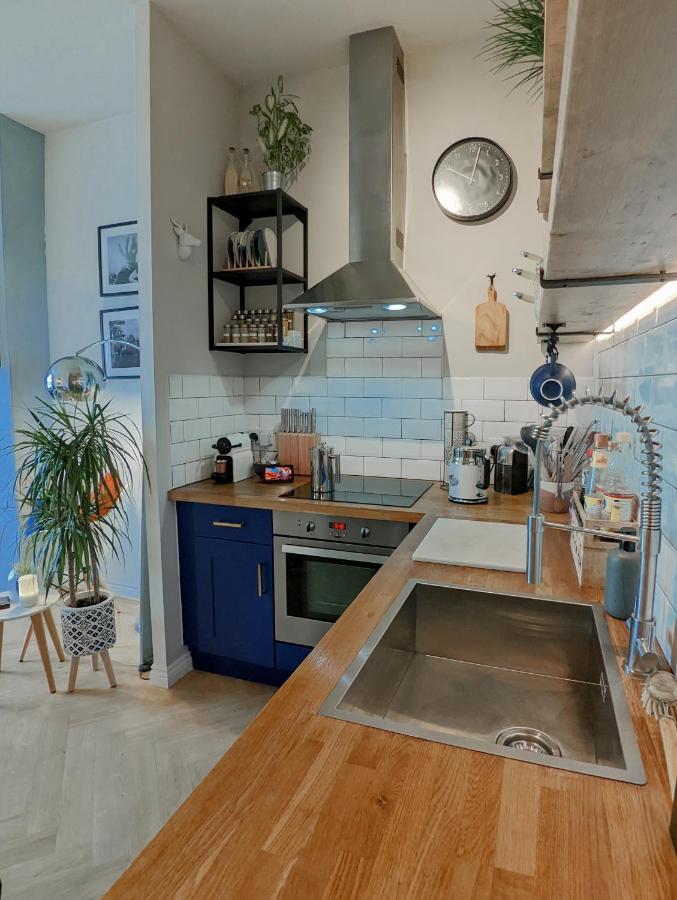 Spacious, Mid-Century 1 Bedroom Apartment Quedgeley Eksteriør bilde