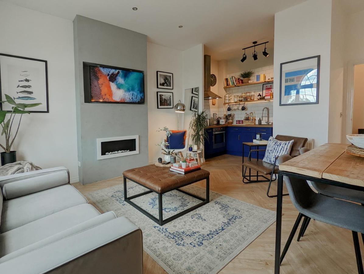 Spacious, Mid-Century 1 Bedroom Apartment Quedgeley Eksteriør bilde