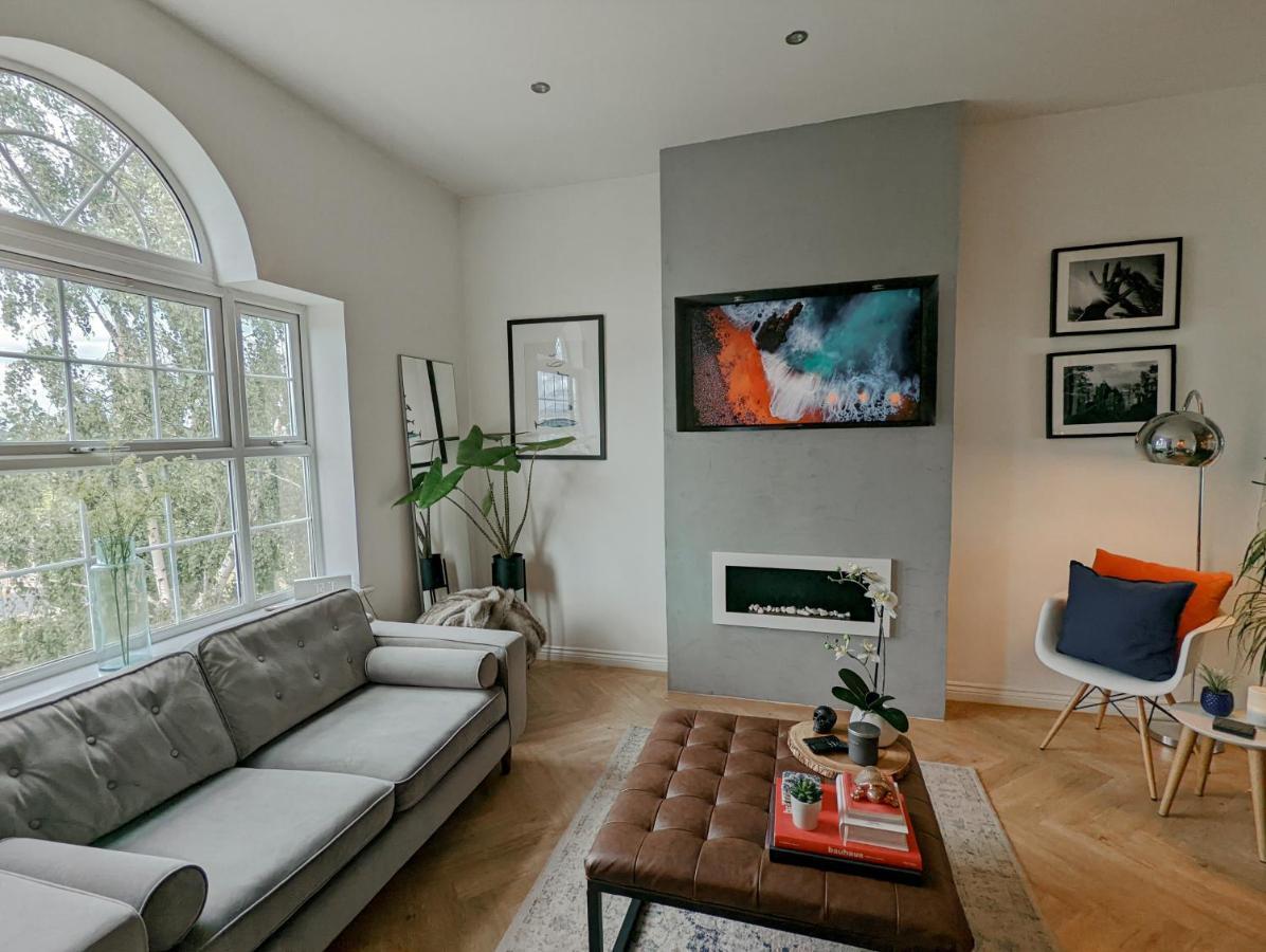 Spacious, Mid-Century 1 Bedroom Apartment Quedgeley Eksteriør bilde